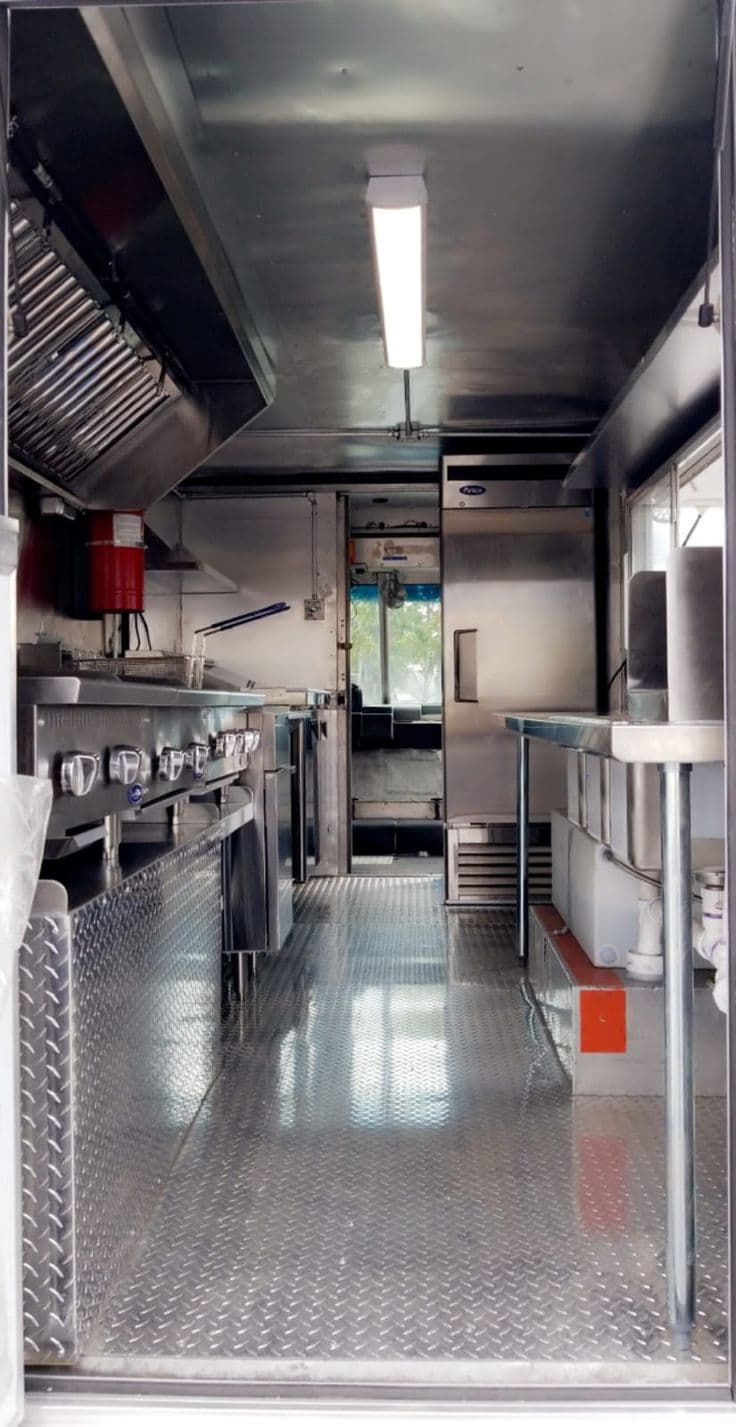 Food Truck vs Concession Trailer: Which Is Right for Your Business in 2026?